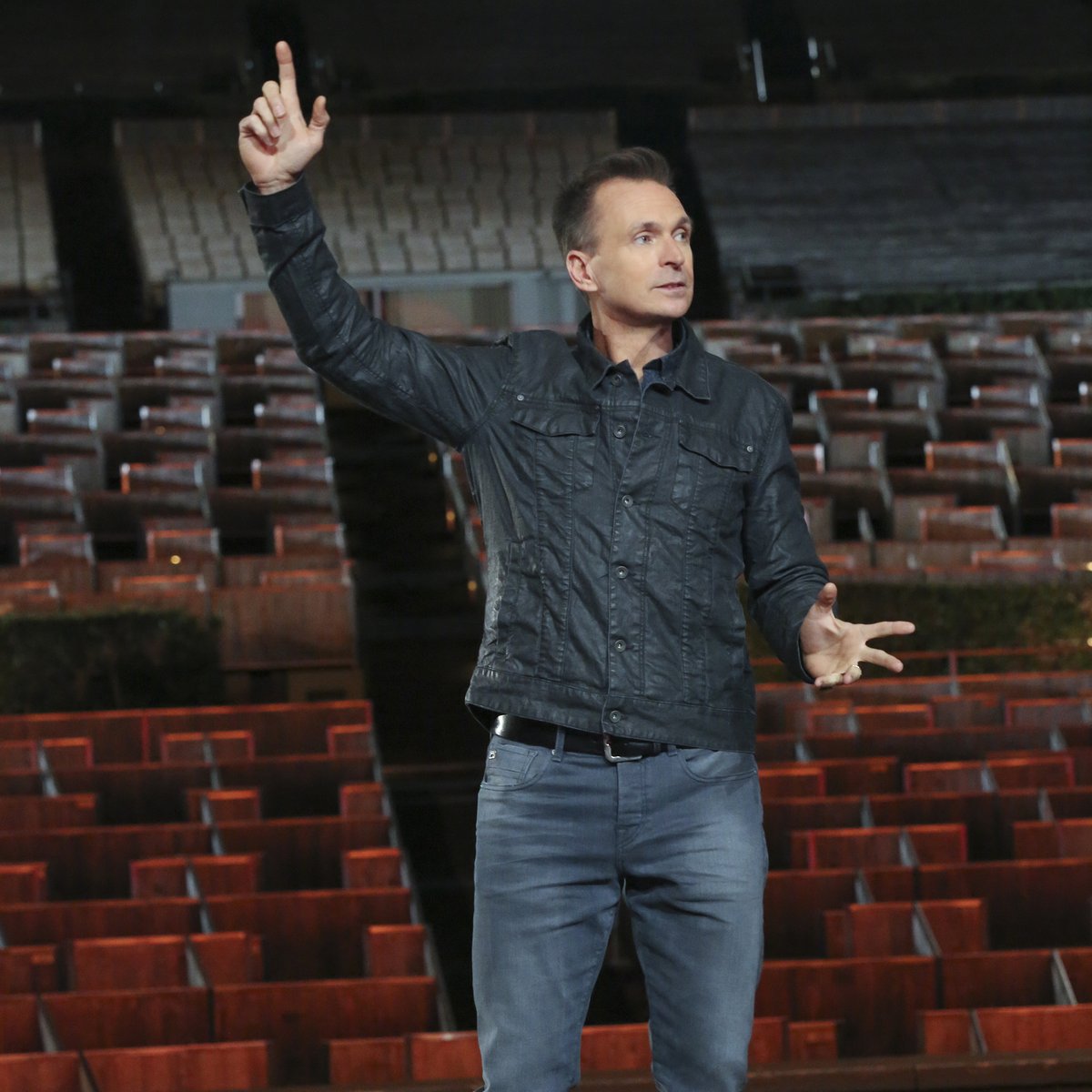 AmazingRaceCBS's tweet image. Let the countdown begin! #AmazingRace premieres in 1 MONTH!