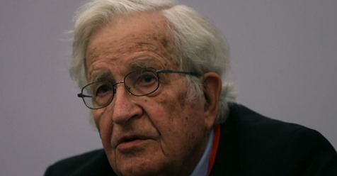 De acuerdo con el filósofo Noam Chomsky, una de las lecciones positivas que podemos extraer de la pandemia de COVID-19 es que “estamos ante otro fallo masivo y colosal de la versión neoliberal del capitalismo sinembargo.mx/21-04-2020/377…