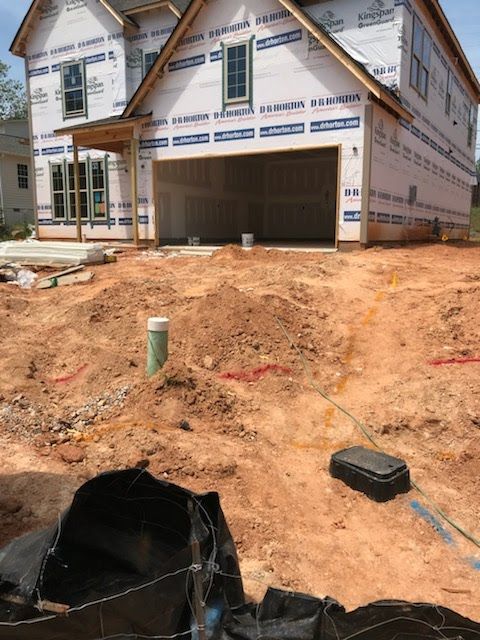 GreerCPW's tweet photo. Greer CPW has 5 underground utility line locators. Each color paint = a different utility and our crews can walk anywhere from 3-5 miles a day depending on the job.
📸 via Chris W
#LSAW #MoveOver #GiveThemDistance #Call811 #WatchForUs #SafetyMatters #LocatorSafety #MarksMatter https://t.co/iO40kfVpdq