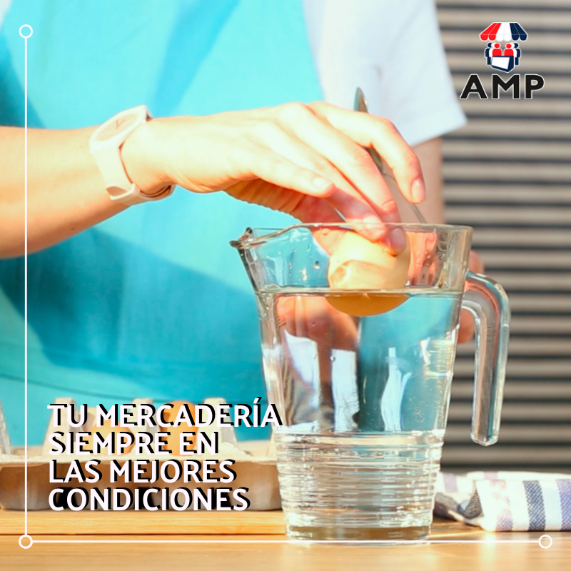 AlmacenerosPY's tweet photo. ¿Sabías que los huevos suele durar de tres a cinco semanas si se mantienen en el refrigerador? Si querés saber si está en buen estado, sólo debes ponerlo en agua; y si flota, significa que está dañado. #AMPTips https://t.co/UozI8PpSco