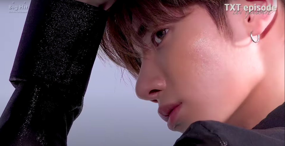 are 18 years old legal to look this gorgeous?