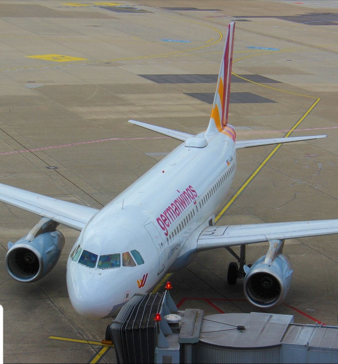 GermanwingsA's tweet photo. The beautiful @airbus A319 is arrived after a wonderful flight from #Madrid 🧡💜 #ForEver4u #WirSindGermanwings #forevergermanwings https://t.co/YMeTXLzSQS