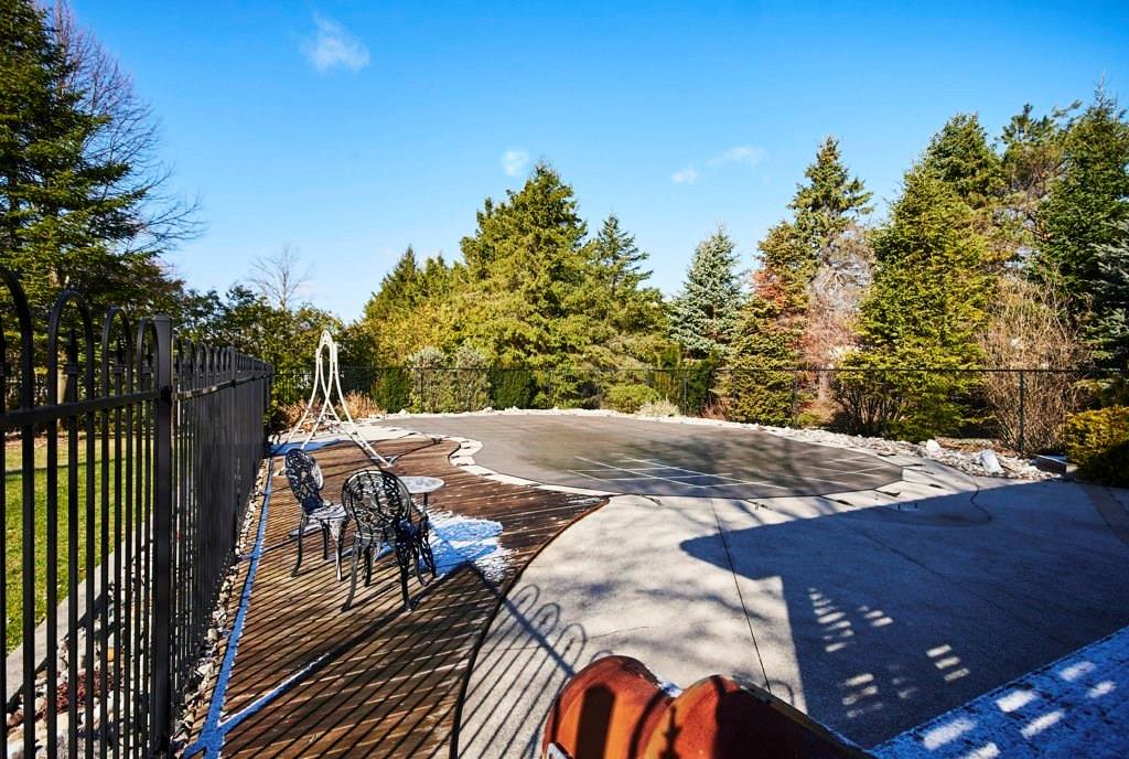 Solid_R_Realty's tweet photo. Welcome to your own oasis! A spectacular home just a short drive from the city. Make memories with your family in the large family room, kitchen and stunning backyard that includes an in-ground pool! #SRwelcomehome

🛏️ 3 Bed
🛁 3 Bath
📍5769 Osgoode Ridge Rd, Ottawa https://t.co/epAfCmmQPy
