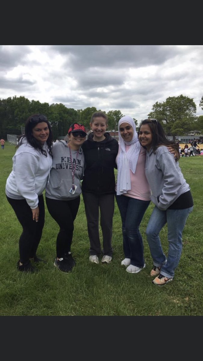 MrsCross8's tweet photo. When we were bilingual 1st, 2nd, and 3rd....and the 3rd grade crew #togetherweshapethefuture #cliftonconnects #teachers @CliftonSchool12 @CliftonSupt https://t.co/HdpK23FViQ