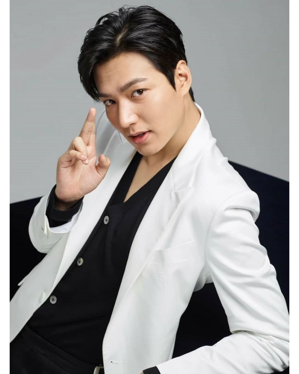 solidlmhph's tweet photo. #Repost @jdon06
...
@ActorLeeMinHo 이민호! ❤
#SevenLuck_Casino ♠️♥️♣️♦️Photo
Cr. SevenLuck
#7Luck #SevenLuck
@actorleeminho
#이민호 #LeeMinHo
#AlwaysWithLeeMinHo https://t.co/JsK5UgAQYE