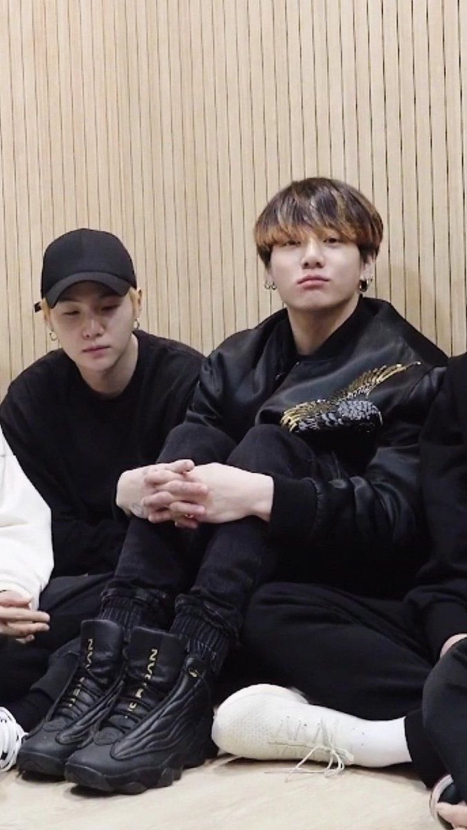 how is he this smol :((