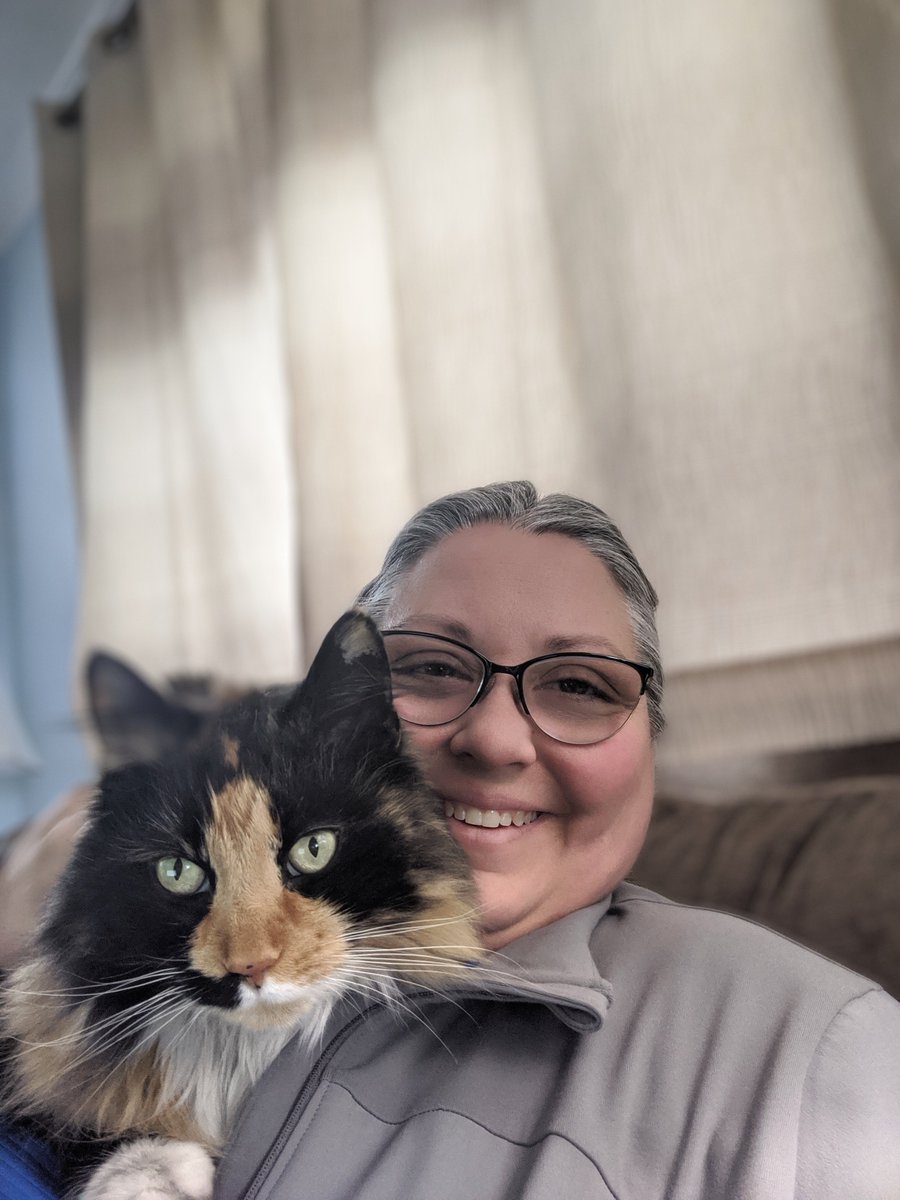 BAECCounselor's tweet photo. Say cheese!  Spirit week and selfies with our pets! @BAECinAction https://t.co/ORl7zfpvv1