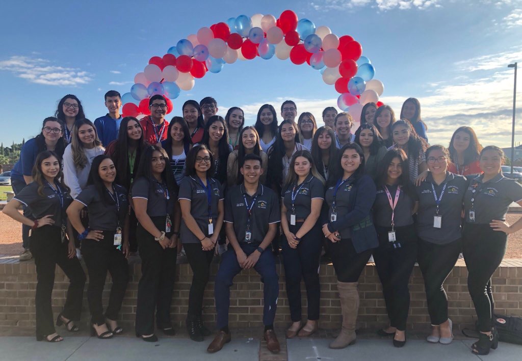 ysolis_mhs's tweet photo. Congratulations to our Student Council for earning the National Gold Council of Excellence Award. You are absolutely the best! @MontwoodHS @SISD_SEC @_MHSSTUCO https://t.co/mDbdeeEmO1