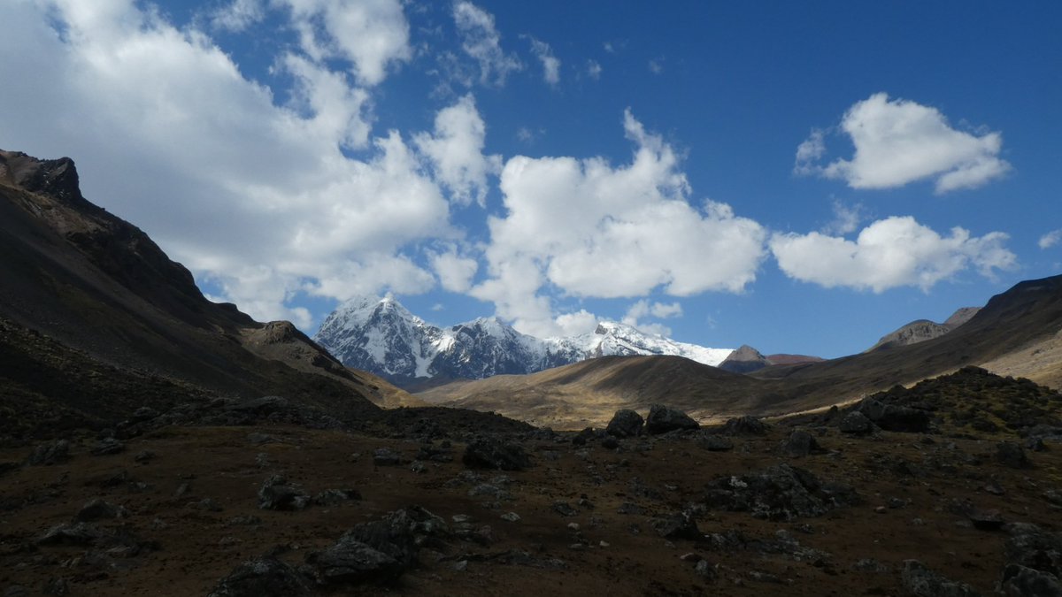 cooper_kerry's tweet photo. #virtualPeru day 10 - We set off in the same direction as the day before, today we crossed jampa pass, yesterday we climbed jampa peak. The next campsite was #Surapata, it had flushing toilets! At about 4600m it felt relaxing, and the surroundings were as always beautiful. https://t.co/AkJaVHCjYf