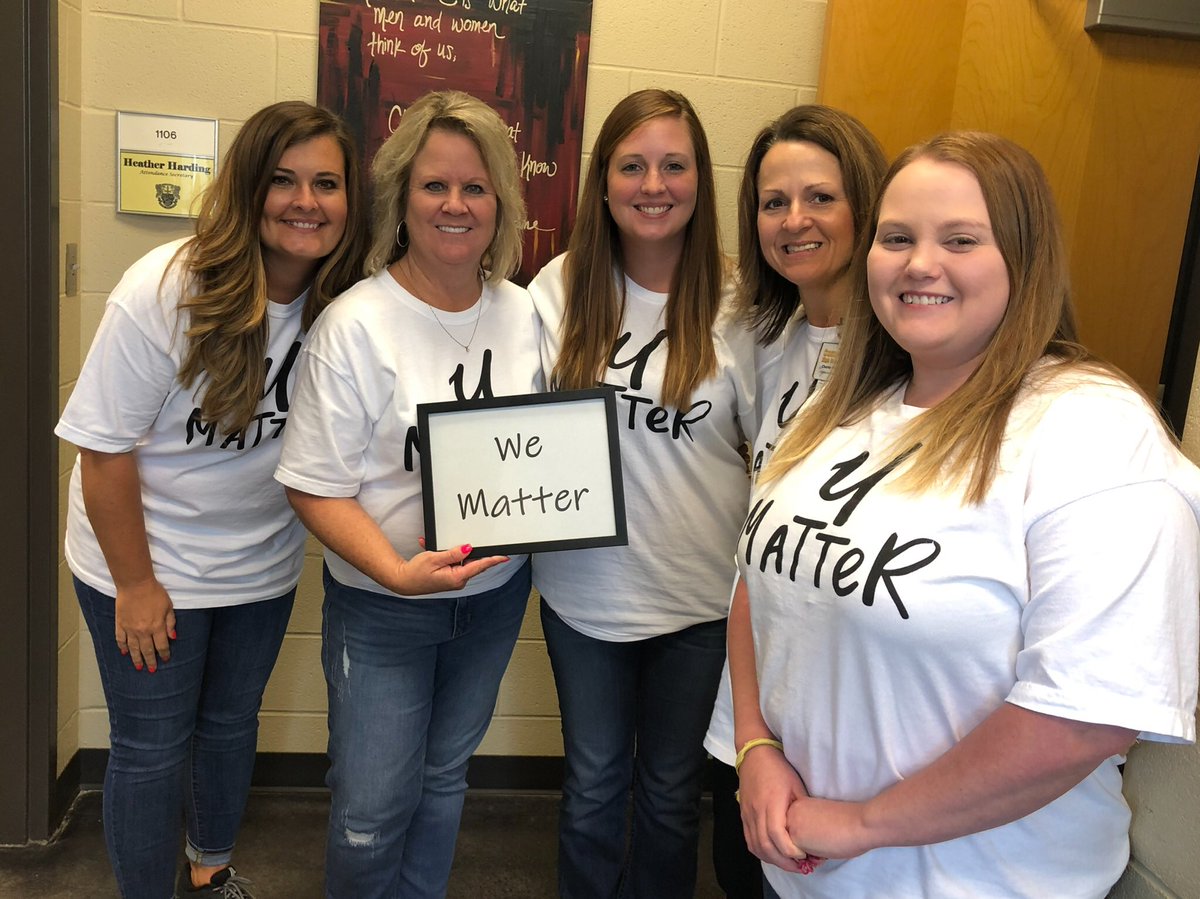 cornerhighscho1's tweet photo. Shoutout to the “Office Ladies” for making us great! Day 2 of ETeam virtual spirit week. @JEFCOEDTech @JEFCOED https://t.co/eC3EjnM1jU
