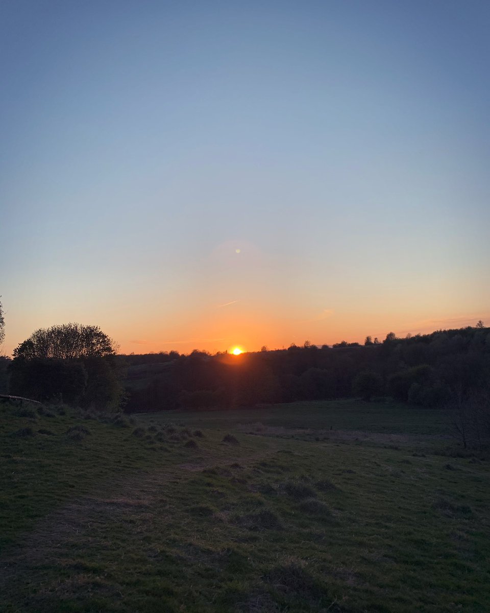 Hel_mart's tweet photo. #5for5 #rundonatenominate 5k run and rewarded with watching the #sunset #nhs https://t.co/f8FyNVrNjr