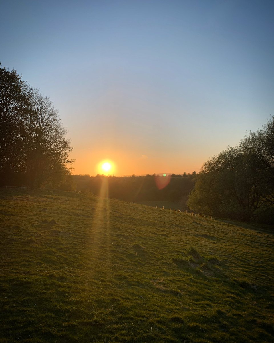 Hel_mart's tweet photo. #5for5 #rundonatenominate 5k run and rewarded with watching the #sunset #nhs https://t.co/f8FyNVrNjr
