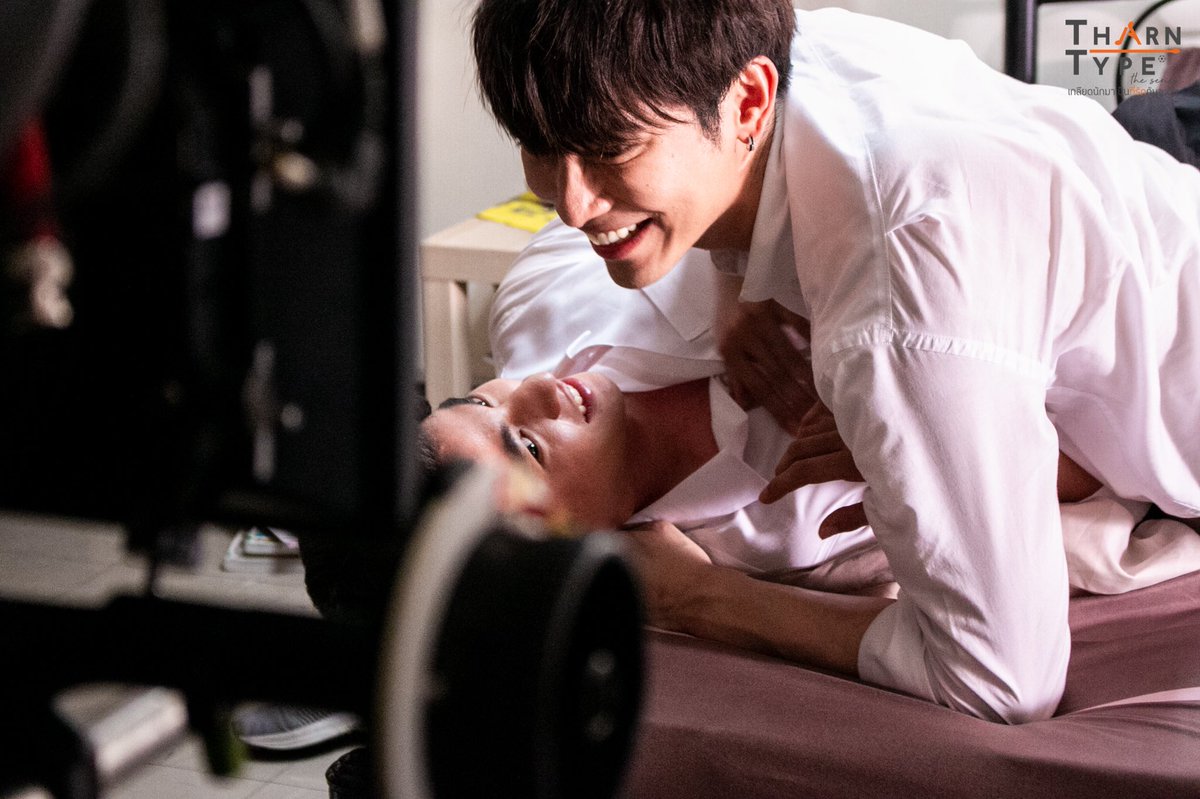 Even staffs and other casts are getting tired with their cheesiness.