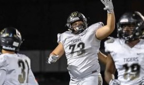 KANSAS TOP RANKED DL IN CLASS OF 2021 — Six Star Football takes a look at several rising prospects to know in 2021 class, including <a href="/claytonpower_/">Clayton Power</a> (Blue Valley) among several others:

sixstarfootball.com/article/kansas…