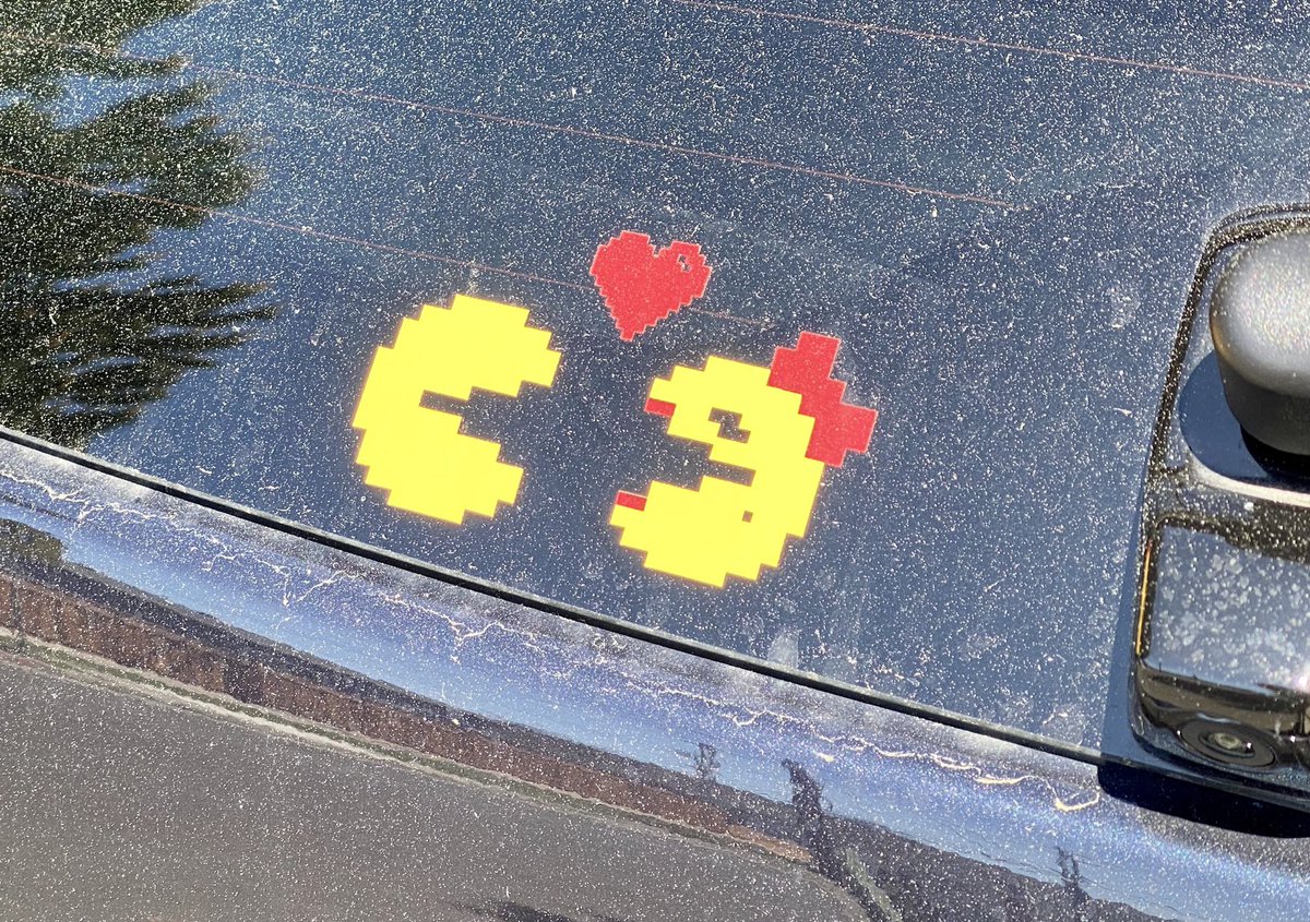 codinghorror's tweet photo. Everything I know about love I learned from Ms. Pac-Man in 1982 https://t.co/S2XFnRwexg