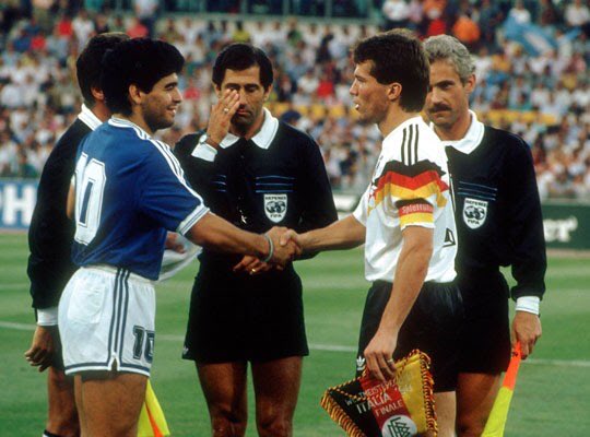 Allemagne/ArgentineCe duel pour moi, c'est mon enfance : 1990, ma première finale de Coupe du monde. Mon premier grand bonheur footballistique. La joie de la victoire contre cette Albiceleste dégueulasse.C'est peut être un détail pour vous, mais pour moi ça veut dire beaucoup.