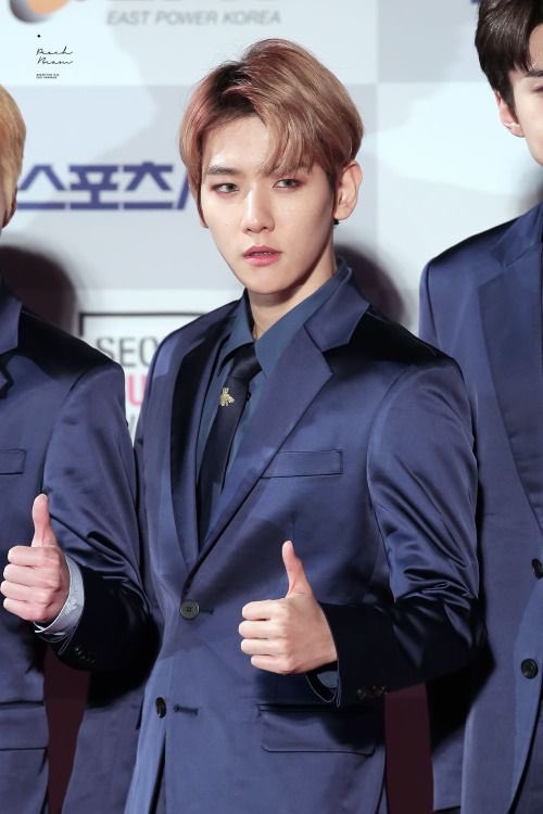 HE LOOKS SO GOOD
