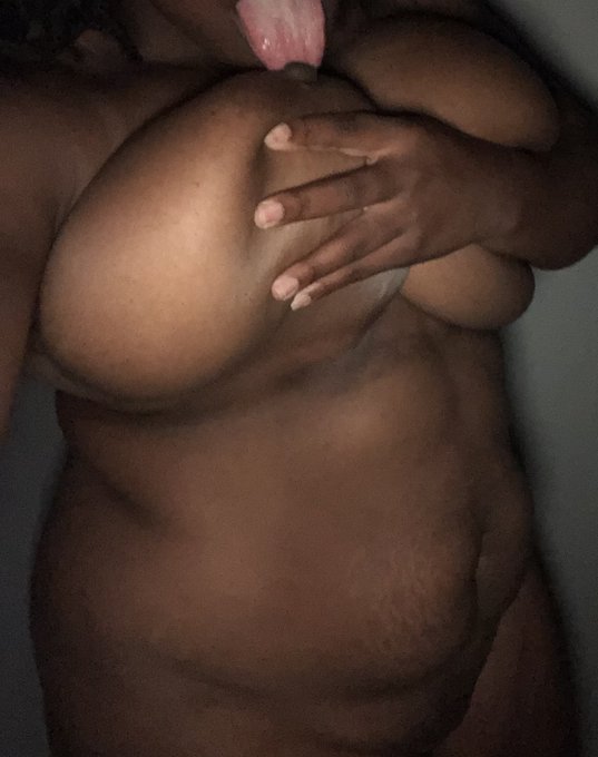 Titty Tuesday right? RT follow and subscribe to my onlyfans to see more 😏 https://t.co/xSXP1VZ7V9