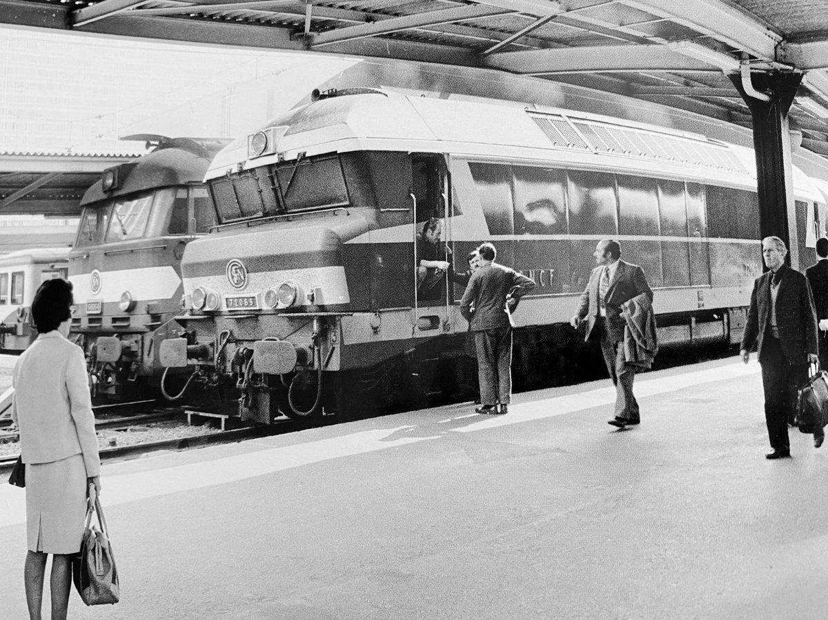 Un coup d’accélérateur sur ce sujet fut heureusement donné peu après.La traction vapeur fit ses adieux fin 1968  et ce fut l’arrivée en masse des locomotives électriques BB25200, BB25500, BB8500 (...). Mais aussi Diesel CC72000, AIA68000 et BB67300/400 (...) ! 