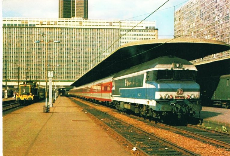 En 1972 « l’opération 160 » est lancée sur des trains Paris-Nantes abattus en 3h05 avec des CC72000. En 1983, toujours sur cette radiale et profitant de nouvelles électrifications en province, est lancé le dernier TEE Jules Verne au crochet des BB22200 aptes à 200km/h !