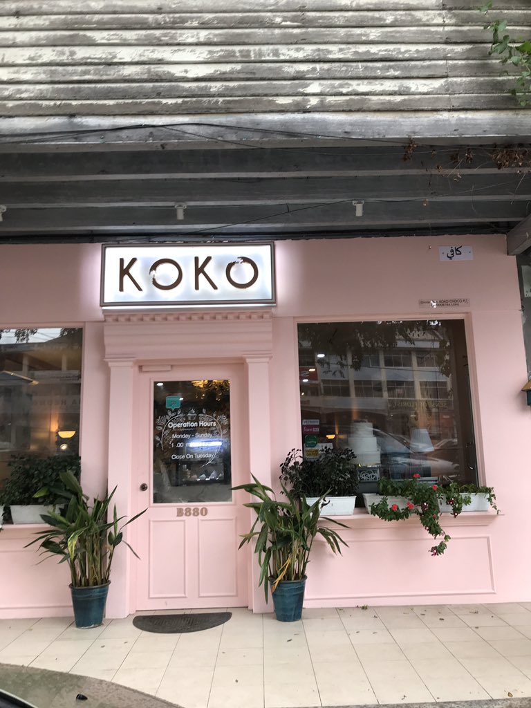 KOKO Cafe, Kuantan(their seasonal cakes are so cute T^T and if you're going there, make sure you have e-wallet apps because they only accept that)