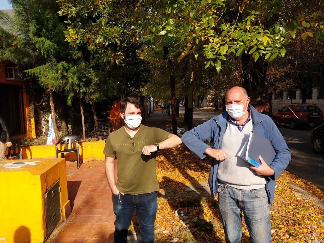 DanteBoeri's tweet image. Hoy realizamos la vacunacion antigripal en #Ezeiza. Gracias compañerxs por siempre confiar en el @SUTEBAProvincia
Contamos con la visita del compañero Intendente Gastón Granados, a quien le agradecimos en nombre de todxs nuestrxs afiliadxs por las vacunas!!!
@PDSurradio