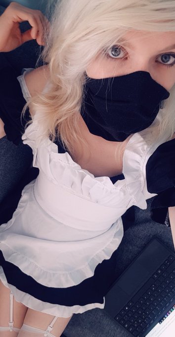 2 pic. Homos, guess who I can finally hang out with again (hint: its @milomauwmauw) ? Can finally suck