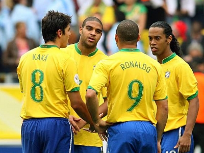 Le Brésil n'a quasiment pas existé, et quand ce fut le cas, les Français ont réagit à la perfection.Ronaldinho met fin à son triste Mondial alors que Ronaldo voit son compteur but bloqué à 15.Cela reste la dernière fois que la Seleção a eu une "attaque de rêve" (sur le papier).