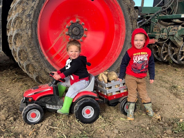 asbg's tweet image. Great opportunity to ensure your farm is safe for your loved ones.  Check out the newest webinar from AgSafe Alberta that will be available tonight.  #farmsafety #farmershttps://mailchi.mp/c25414585dc2/recruitment-orientation-and-training?e=07494c1d3c