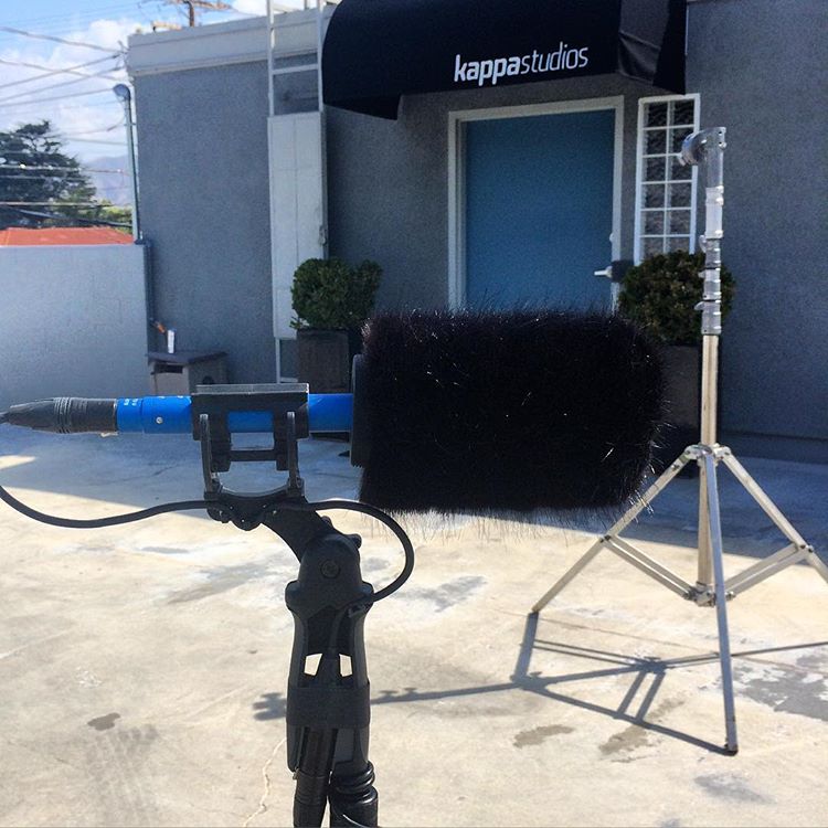 Bubblebee_Ind's tweet photo. "Thanks for helping make sound sound better! Everyone should have this little Windkiller in their kit. It's lightweight, soft and take take on strong winds." - @kallywilliams LA #SoundMixer
#TheWindkiller & @SCHOEPSmics #CMIT5u is 😍
Watch in detail 👇
https://t.co/ol1Cygtiuu https://t.co/zrLnye4E1i