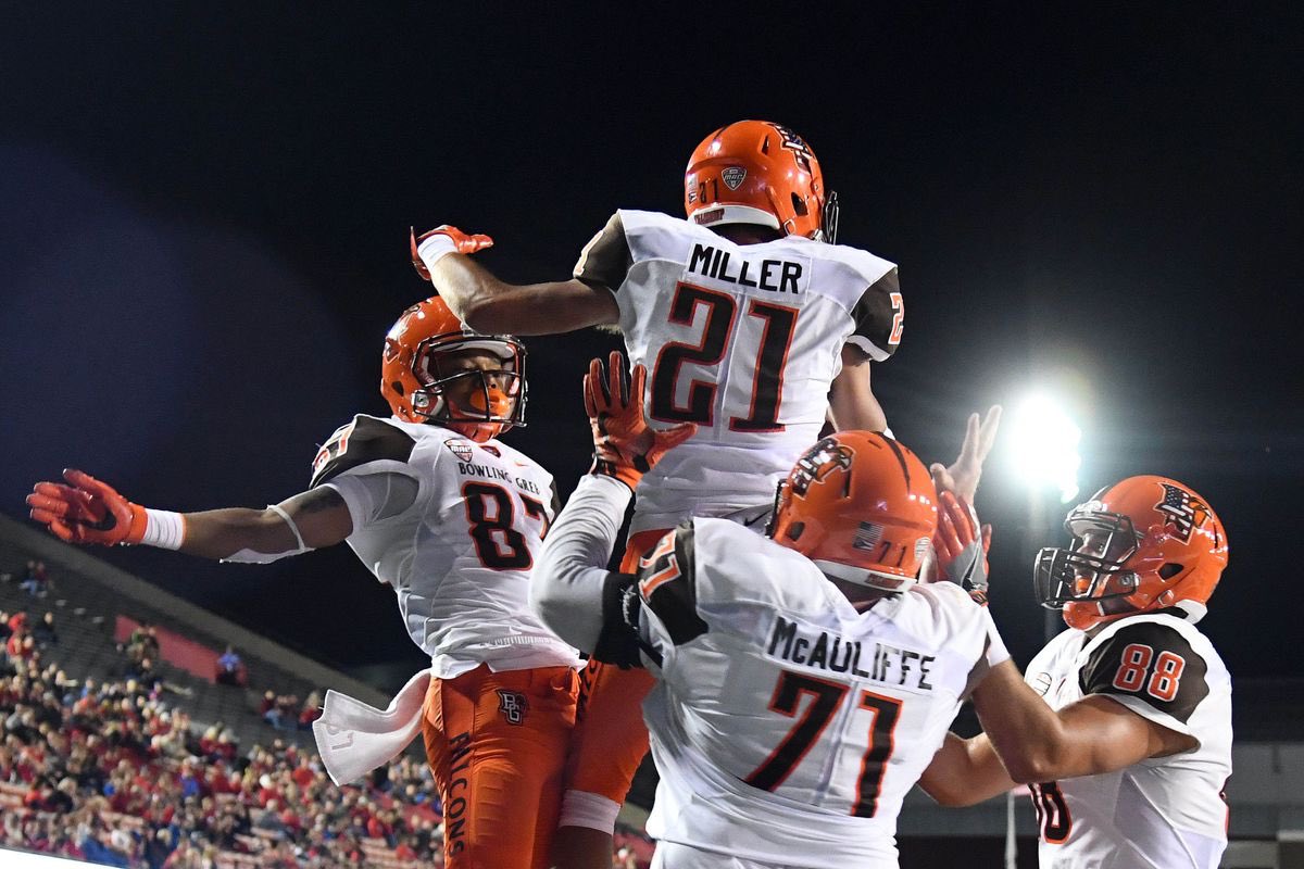 jrstrauss4's tweet photo. Very excited and thankful to receive a scholarship offer from Bowling Green State University! Thank you @BG_Football @CoachCampenni for this opportunity! @ddstokes124 @EdOBrien247 @PaFootballNews @ExeterTwpFB @SportsByBLinder @BrianDohn247 @Rivalsfbcamps @MDrago59 @CaryMoyer https://t.co/px69ETAGAS