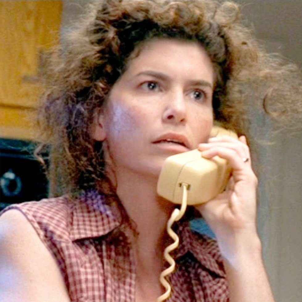 Can we please talk about the fact that the stepmom in Terminator 2 and Private Vasquez from Aliens ARE THE SAME PERSON?
