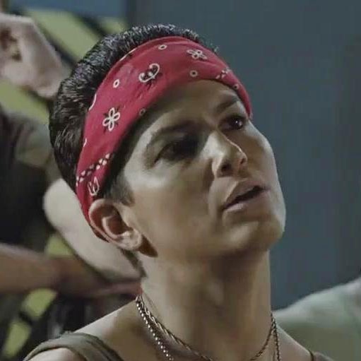 Can we please talk about the fact that the stepmom in Terminator 2 and Private Vasquez from Aliens ARE THE SAME PERSON?