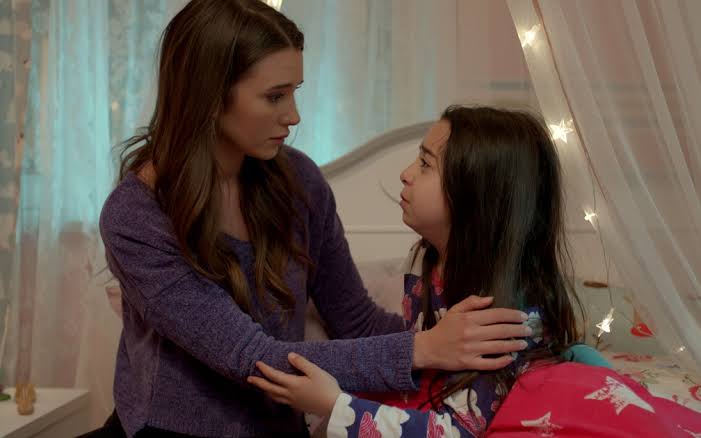 моя мама трейлер. мама обнимает дочь. мама и дочь субтитры. фотографии мама с дочкой. мама и дочь субтитры.