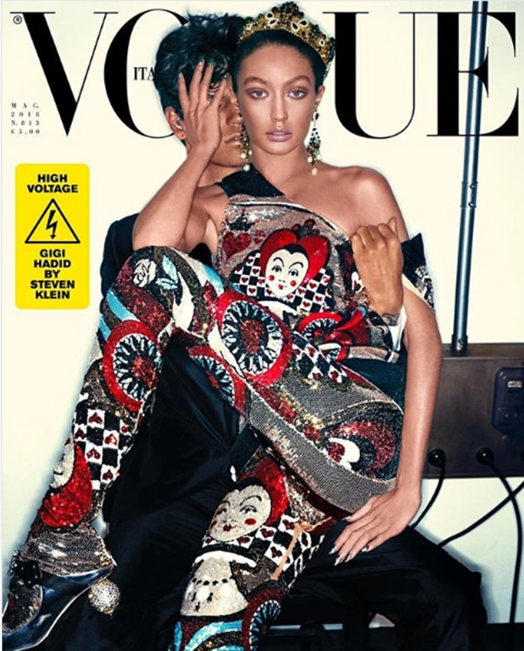 Vogue Italia May 2018, starring Gigi Hadid. It didn& #39;t look like her. Then the focus shifted to another issue. "Did they want to make her black?" People accused the magazine and Gigi of Blackfishing. Her Instagram was filled with accusations. She gave an explanation and apologies.