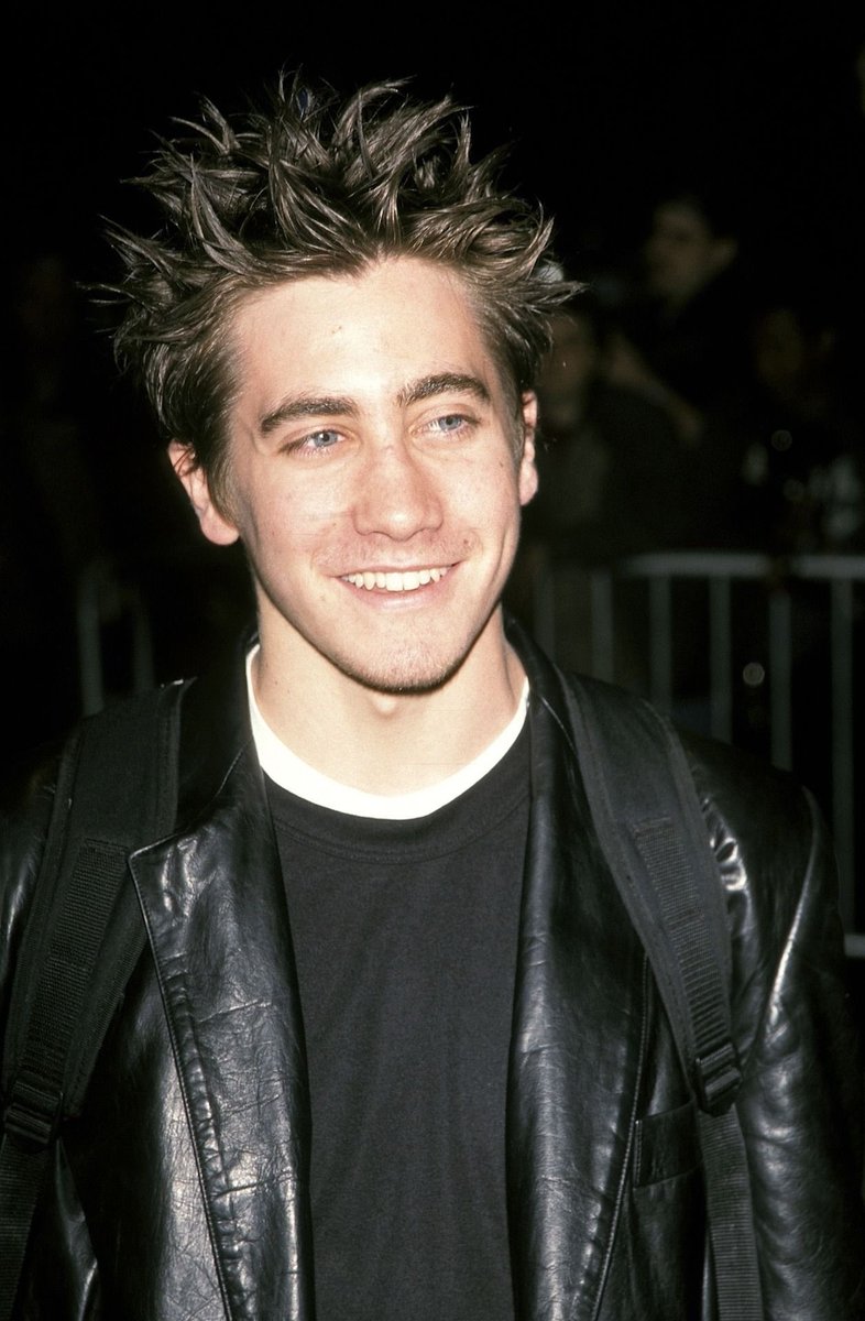 jake gyllenhaal (hes so bby)