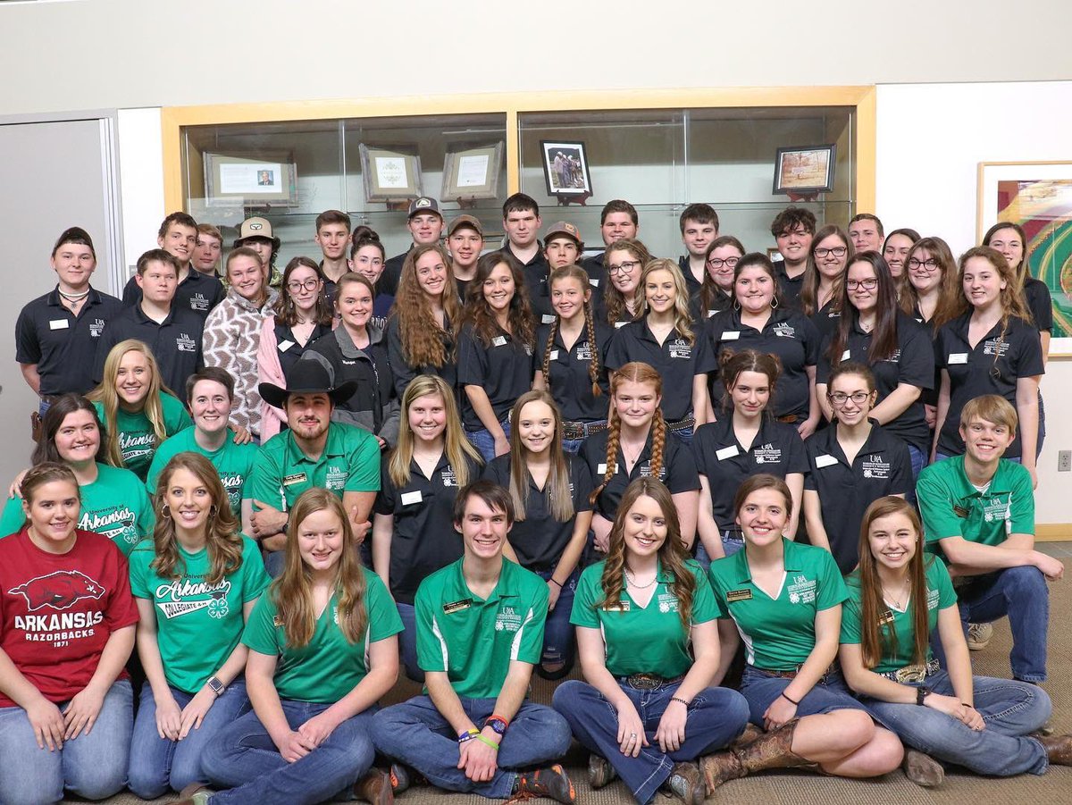 Arkansas4H's tweet photo. Arkansas 4-H is home to some of the top leaders in the whole state! Our #AR4HStateOfficers & #AR4HAmbassadors represent the program on county, state, & national levels! Not to mention all of the county teen leaders, Teen Stars, camp counselors, & so many more!! #AR4H https://t.co/Lukye5Y4d7