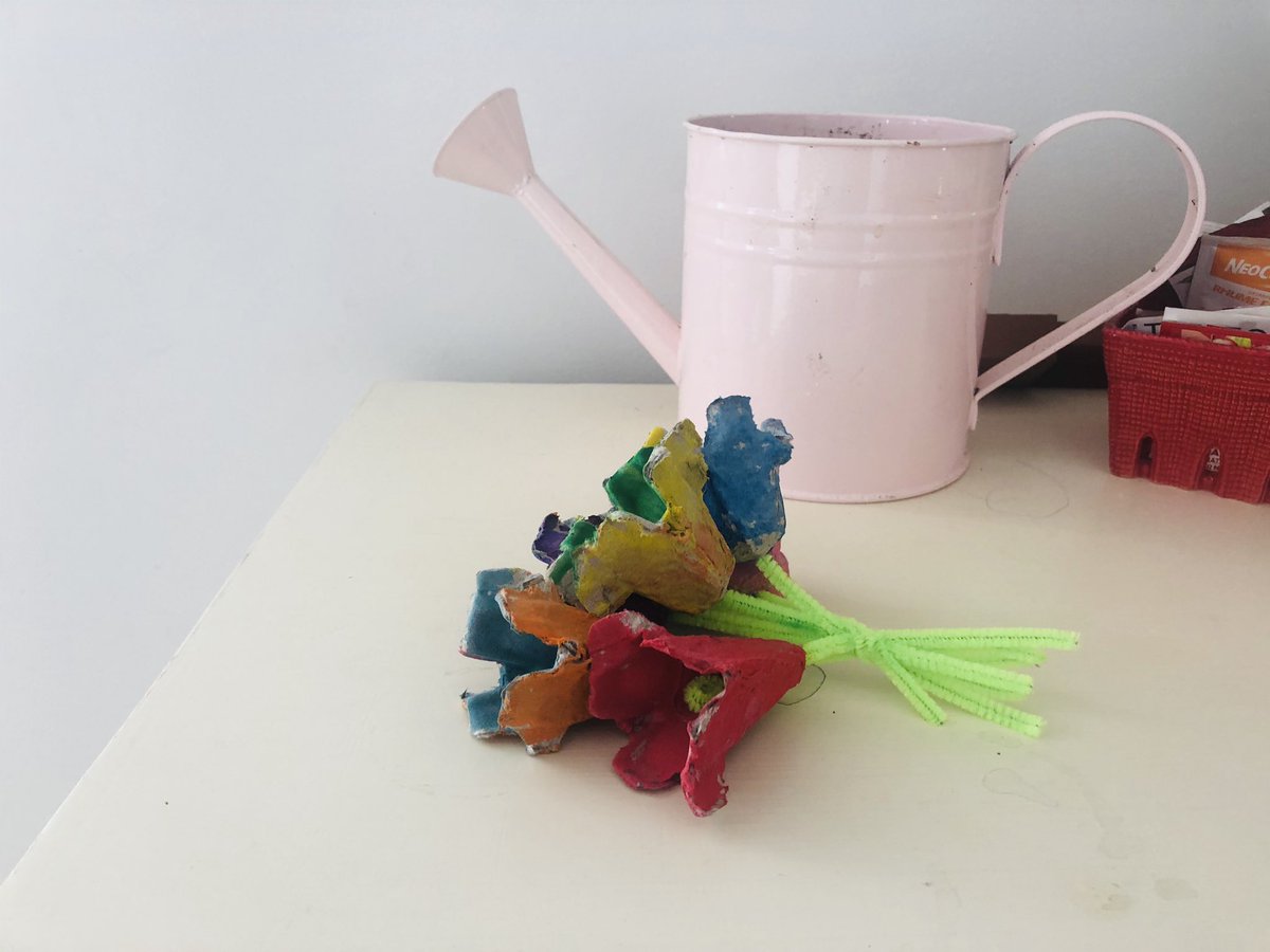 sfskproject's tweet photo. Thoughful Tuesday: Egg carton bouquet!
Are you feeling creative today? Check out this super fun activity that uses up those empty egg cartons! https://t.co/OqxBMexwU9
#ThoughtfulTuesday #SFSK https://t.co/p2rarGrrgr