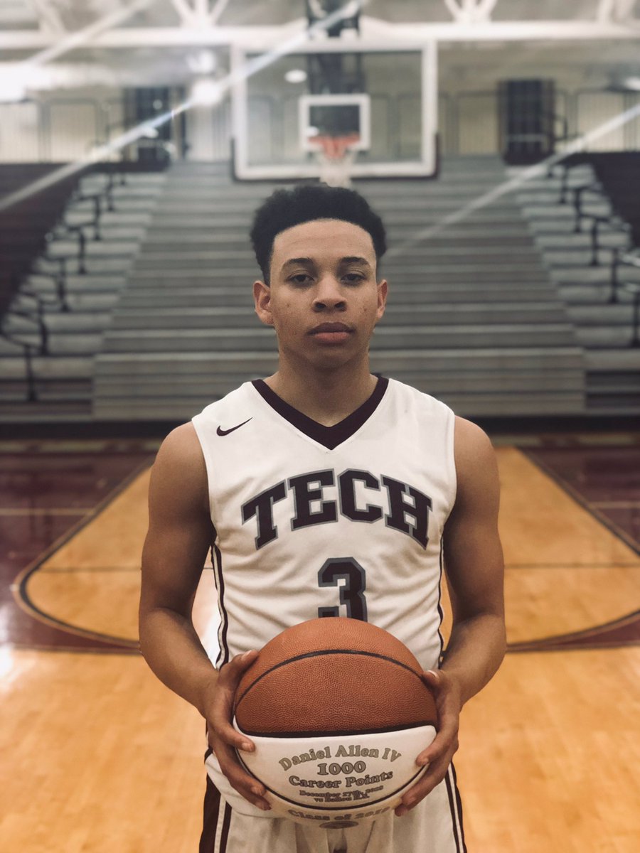 _MTHSAthletics's tweet photo. Congratulations Daniel Allen on committing to Augusta University! Once a trainer always a trainer! 
We are Proud! @Ayoodann_ https://t.co/ANYtmWjK1Q