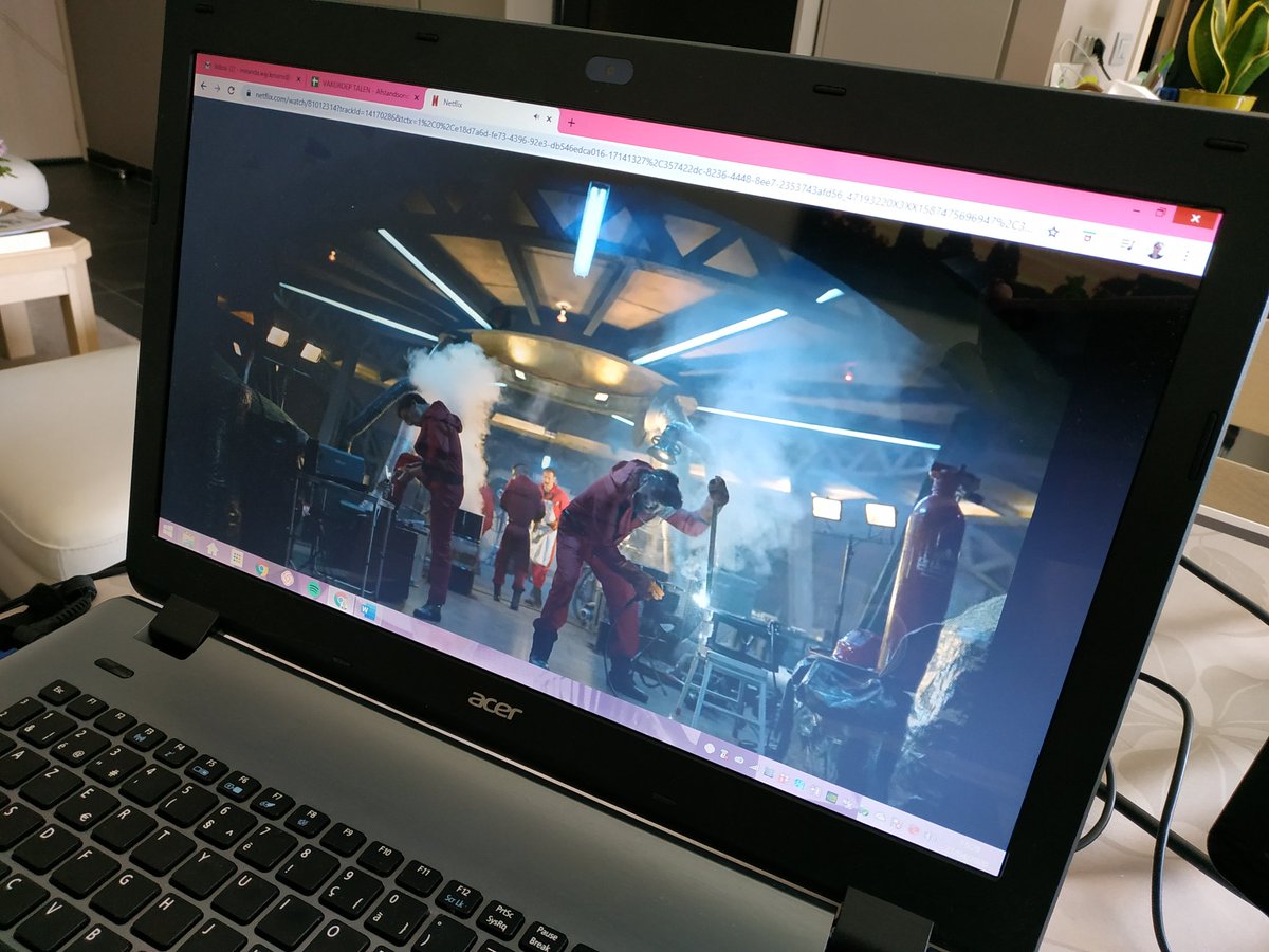 Mirange2's tweet image. Day 37: instead of watching on a tiny screen on a train on my way to work, I can do this now #WorkFromHome #Corona #itsthelittlethings #grateful #thuiswerken #netflixandchill #LaCasaDePapel