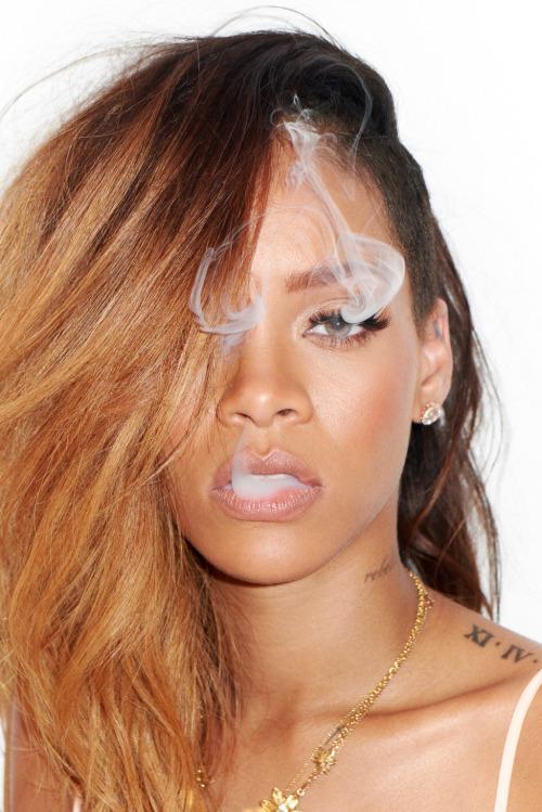 rihannaPL's tweet photo. #RollingStone 💭 https://t.co/le30KWQ1aS
