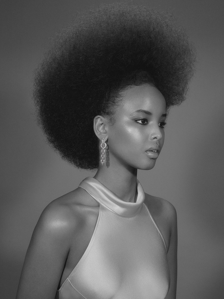 BANGSalonTO's tweet photo. J A N E S S A  &amp;  I D I L
@smagazineca
#hair @jgbangsalon
#makeup @simoneotis
#photo #carlosalyse
#styling #haleydach
#beautydirection #brianaarmson
#hairassistant @kailabaker
#BANGsalon #magazine #editorial #model #torontohair #torontostylist #naturalhair #blackgirlmagic #beauty https://t.co/qwMa4awzKm