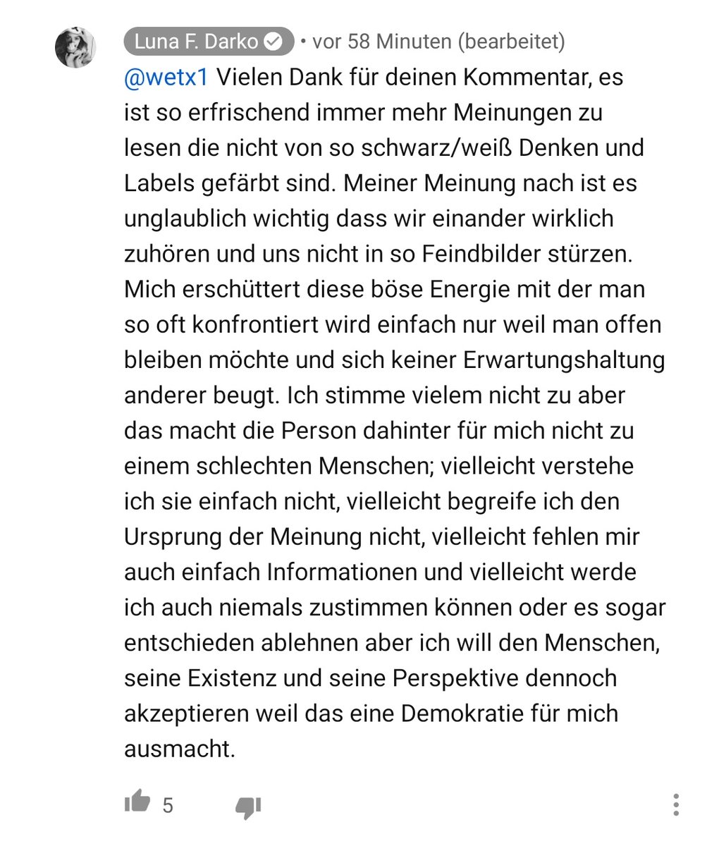 Dieser Kommentar bezogen auf Ken Jebsen macht den Eindruck, dass Jebsens Antisemitismus für Luna Darko eine Meinung sei, die es zu "akzeptieren" gelte. Vielleicht möchte sie mal jemand auf YouTube fragen, wie sie das meint. Vor Twitter ist sie ja wegen zu viel Kritik geflüchtet.