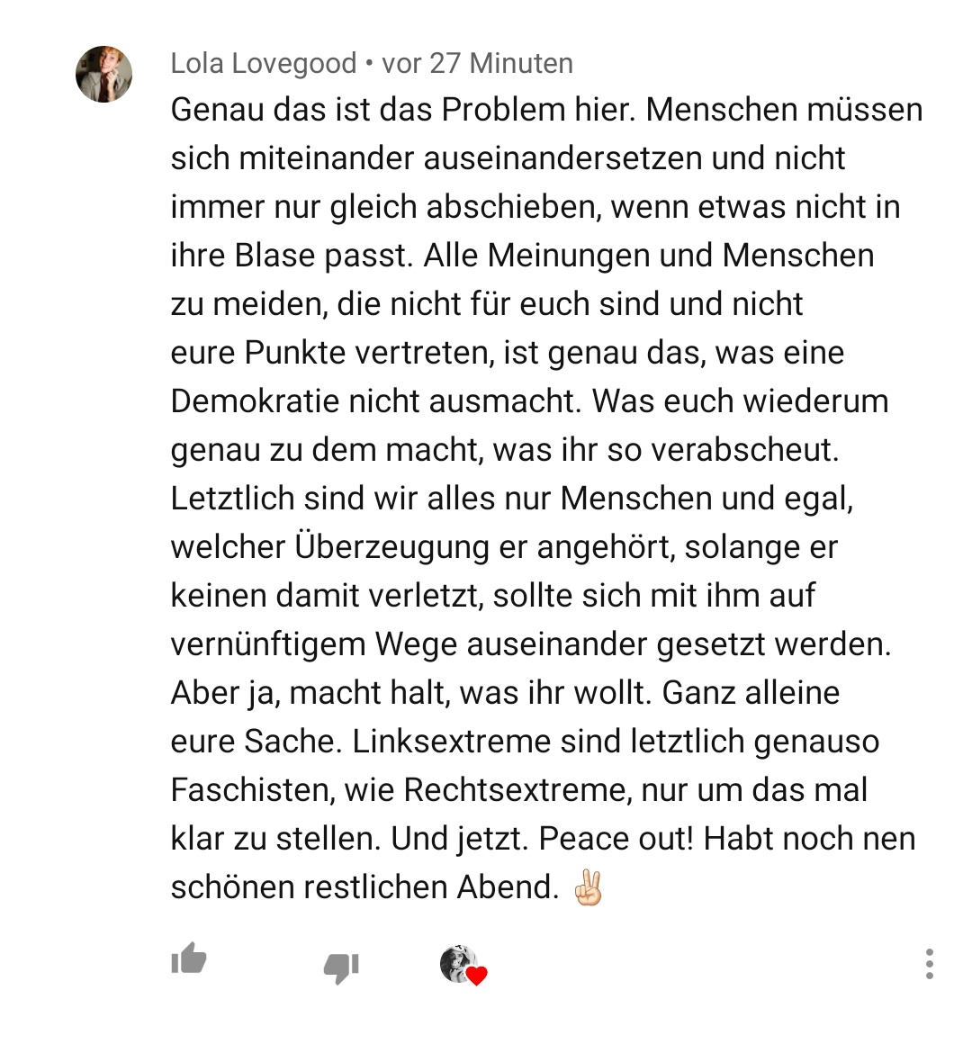 Auch zum öffentlich rechtlichen Rundfunk hat Luisa Franziska Riegert bereits erste Verschwörungsthesen verinnerlicht.Einen Kommentar, in dem "Linksextreme" als "Faschisten" bezeichnet werden, gefällt Luisa. Der AfD ganz sicher auch.