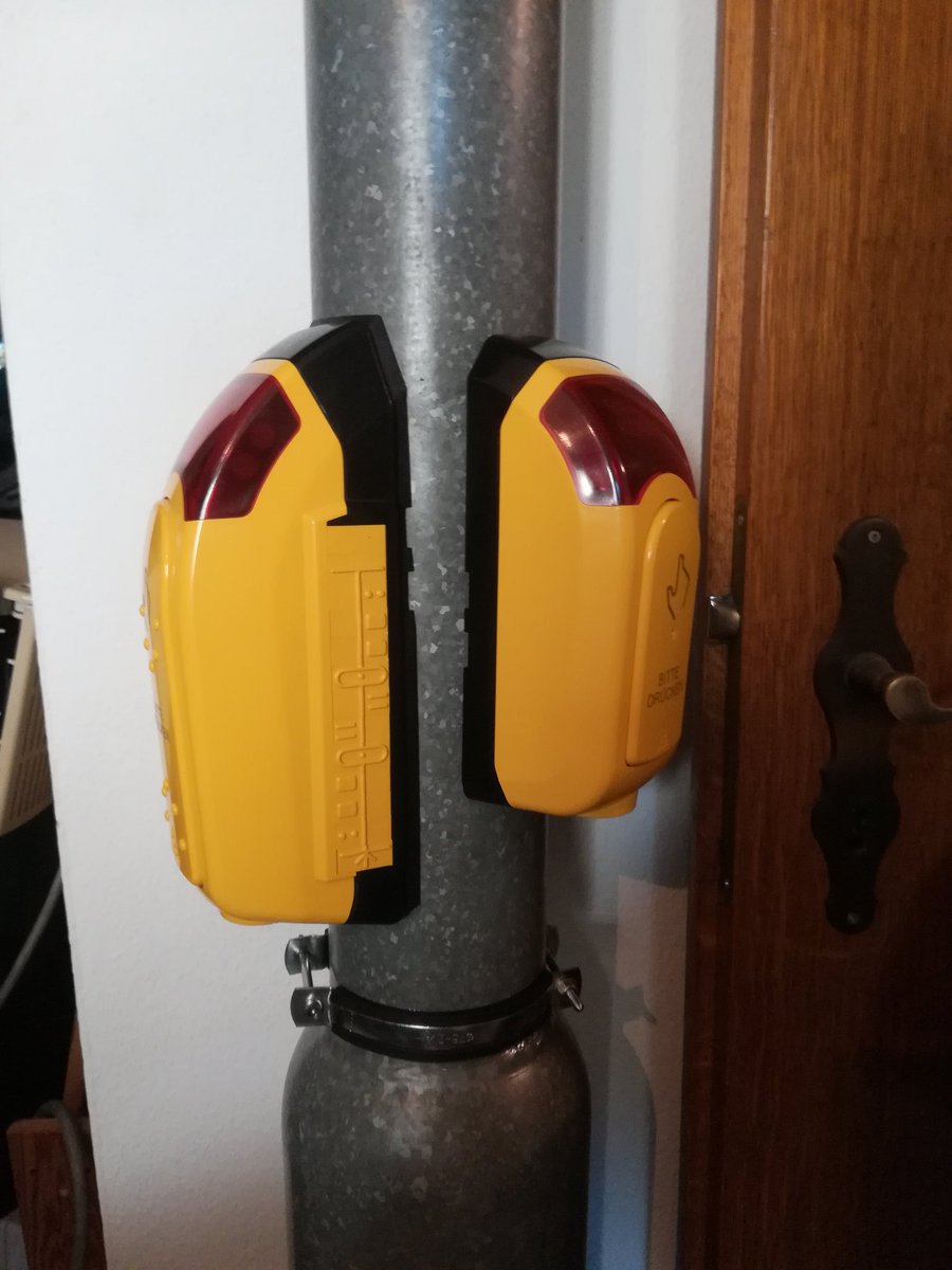 AmpelTomiDe's tweet photo. Langmatz EK533 Crossguide und EK524 Basicguide Anforderungstaster ๐ฆ๐ฆ๐ฆ
#ampel #ampelanlage #verkehrsampel #trafficlight #verkeerslicht #stoplicht #langmatz #ek524 #basicguide #taster #fussgรคnger #anforderungstaster #ek533 #crossguide #anforderungsgerรคt https://t.co/Ao3FMuNPGC