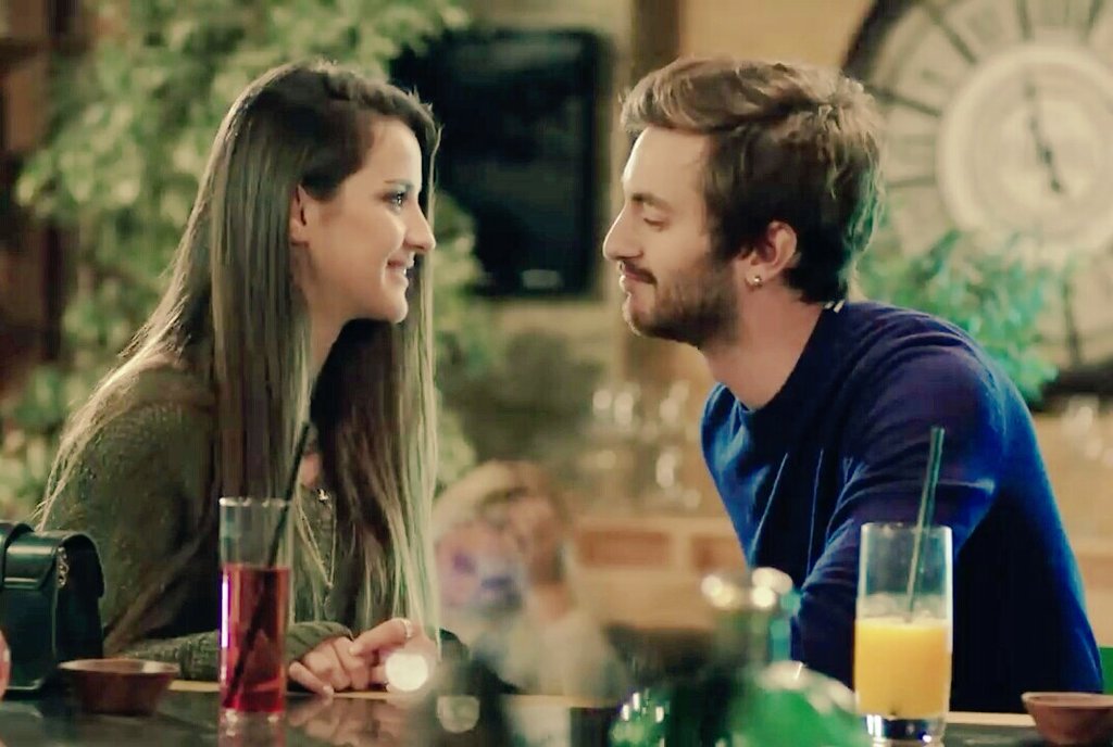 Ayesha_ZaYain2's tweet photo. After 50000 years of playing exes with eachother &amp; with my emotions, them finally having their kuch kuch hota hai moment😍🔥💘

#EmTug 
#GunesinKizlari https://t.co/JVKsOwXAz1