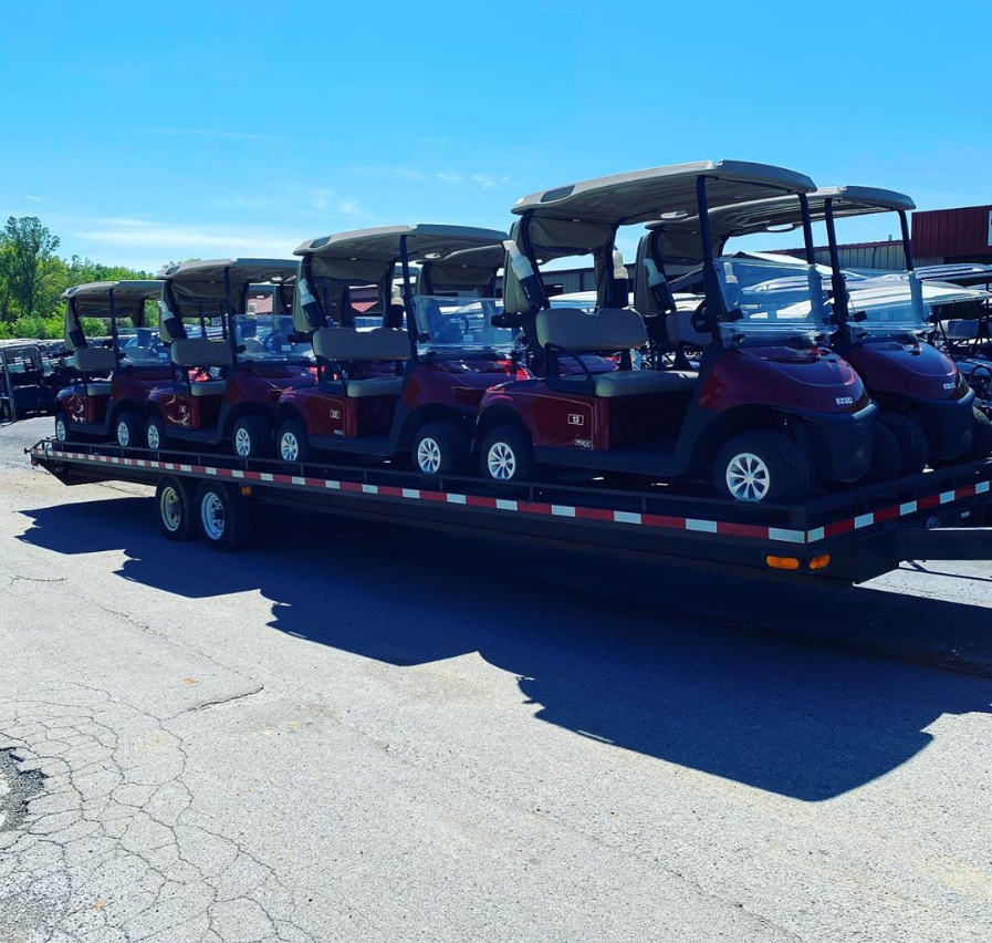 EZGOvehicles's tweet photo. A truck full of the industry's best on their way to a course near you! #EZGO https://t.co/kl34WNrpUp