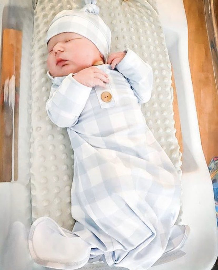 Welcome to the family baby Kaden 👶❤️Can’t wait to watch you hit it over the fence and through the goal posts‼️ #uncle #blessed #futurekicker