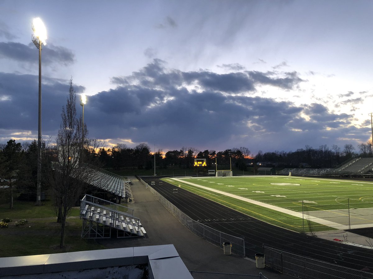 medinaathletics's tweet photo. Tonight at 8:20pm (2020) @Ohio_GCC schools @BHSGoBigBlue @ElyriaAthletics @EUCPanthers @medinaathletics @MentorAthletics @raidersofshaker @SolonAthletics @scsmustangs lit up their stadiums for 20 minutes to show support for spring student athletes and the Class of 2020. https://t.co/2pZRfmTkYv