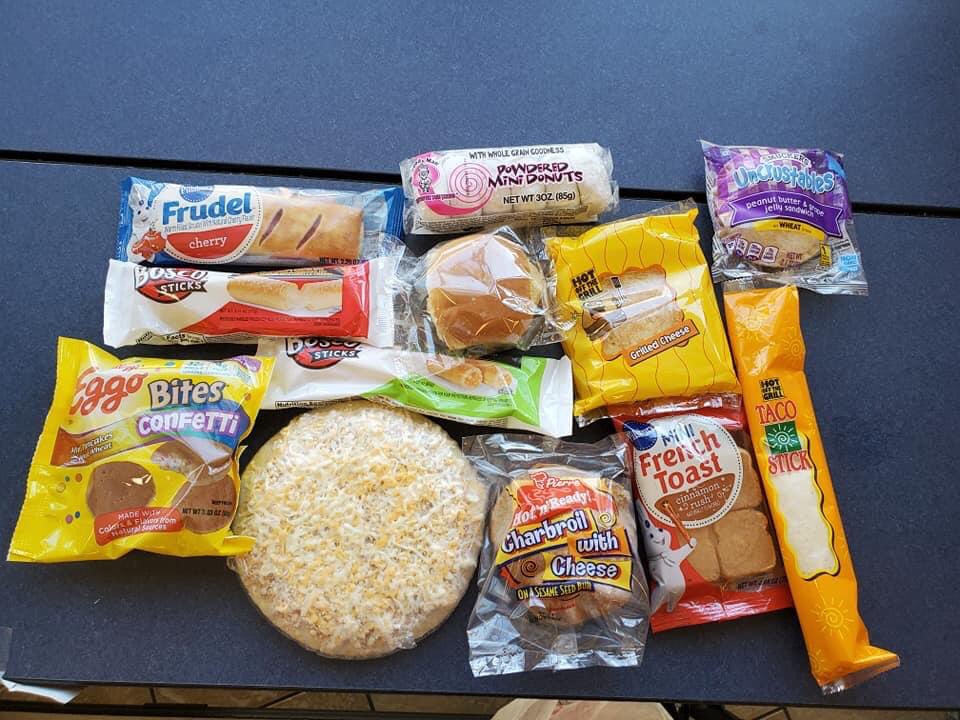 MetcalfeSchools's tweet photo. 17,430 meals... that’s 1,245 kids getting breakfast, lunch, and a half-gallon jug of milk for the next week! Thank you to our cafeteria staff, bus drivers, volunteers, and Prairie Farms for making sure our students have food on the table! #TogetherMetcalfe
#TeamKentucky #LLOTL https://t.co/74WKdnJdLH